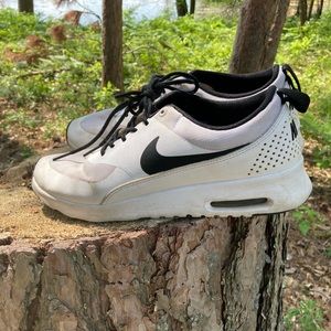 Nike 599409-102 Air Max Thea Running Low Tops